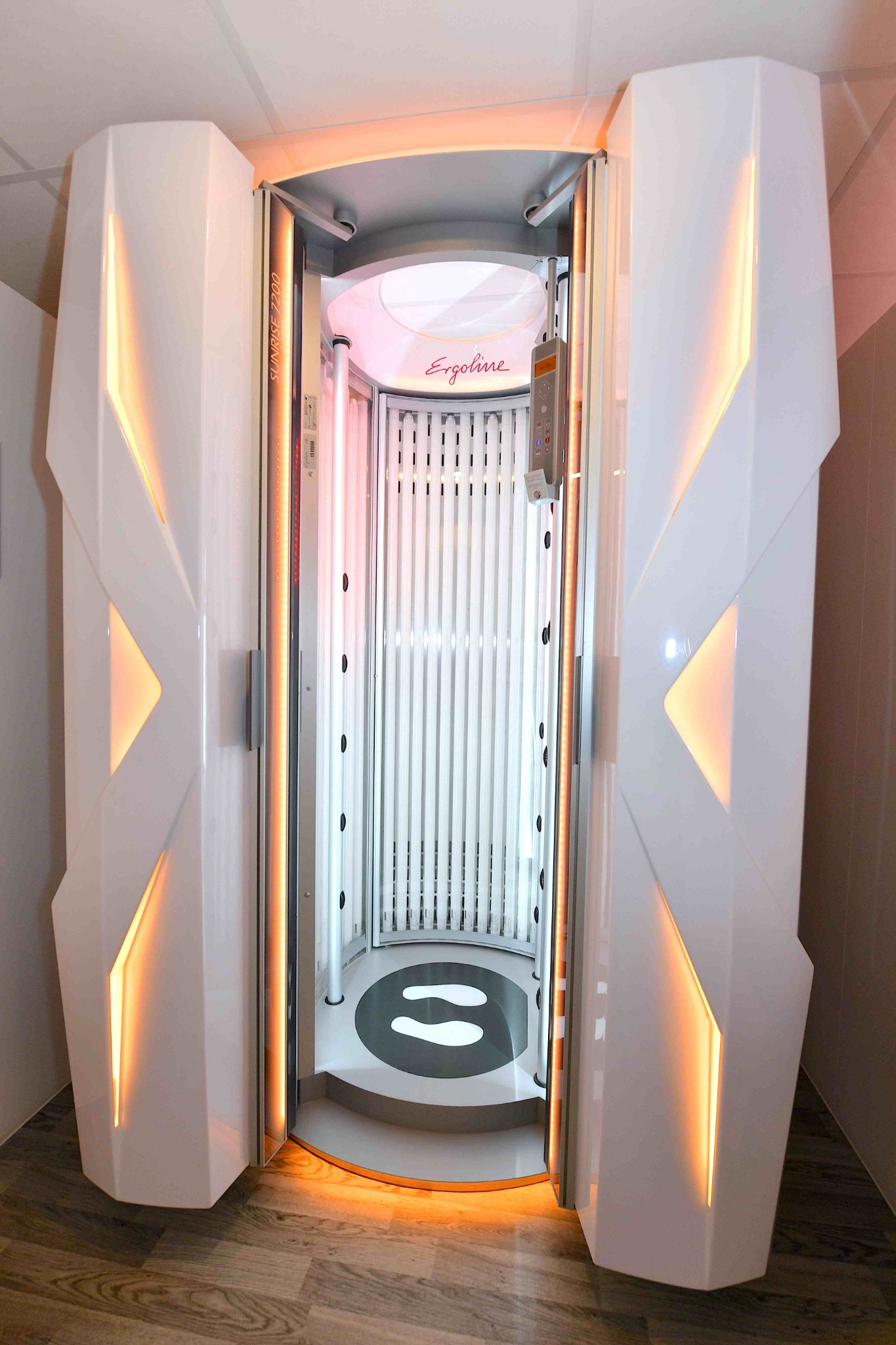 Total Tanning private tanning room